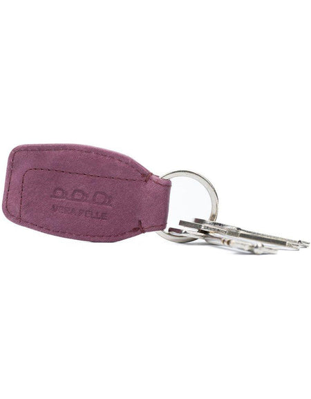 K10753NB | Portachiavi in Vera Pelle pieno fiore, con leggera grana. Colore Malva. Anello Nickel Lucido. Dimensioni totali: cm 3,5 x 9 x 0,5. Confezione: Gift Box rigido fondo/coperchio-1