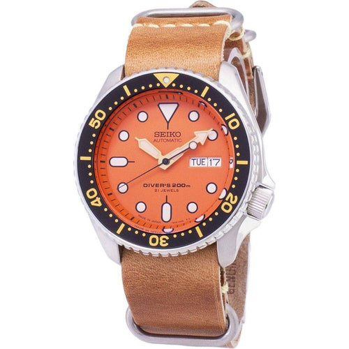 Load image into Gallery viewer, Seiko SKX011J1-var-LS18 Diver&#39;s 200M Japan Made Brown Leather Strap Men&#39;s Watch - A Masterpiece of Japanese Craftsmanship and Style
