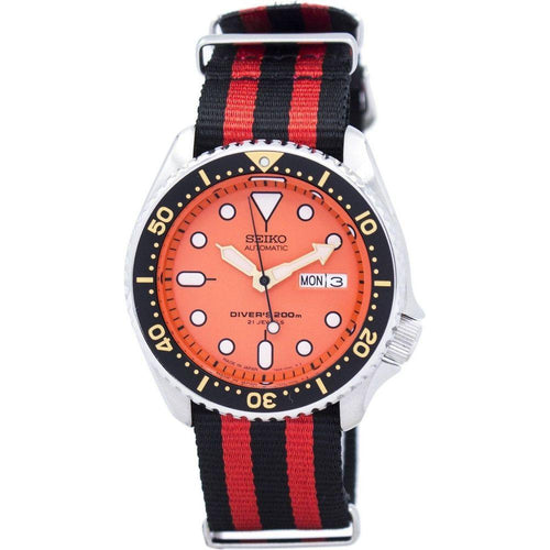 Load image into Gallery viewer, Seiko SKX011J1-var-NATO3 Men&#39;s Automatic Diver&#39;s 200M Watch - Stainless Steel Case, Red Black NATO Strap

