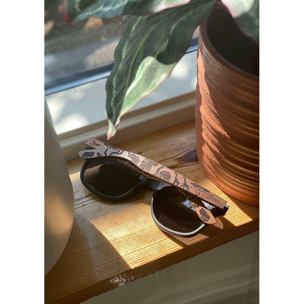 Eyewood | Engraved wooden sunglasses - Safari - Black - 
