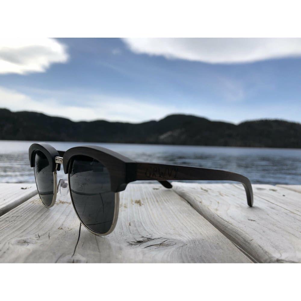 Layback Shades Timber Round Designer Sunglasses - Unisex 